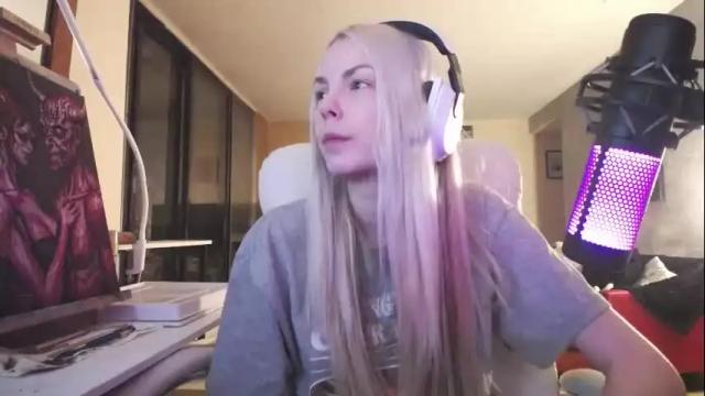 Image 6 of tinykylie Stream on Chaturbate on 9 days ago