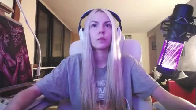 Image 8 of tinykylie Stream on Chaturbate on 9 days ago