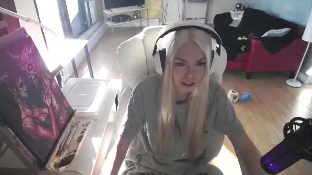 Image 12 of tinykylie Stream on Chaturbate on 3 days ago