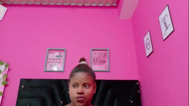 Image 4 of tinylittlechocolate Stream on Chaturbate on 22 days ago
