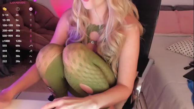 Image 10 of tinylittlesecret Stream on Chaturbate on 1 month ago
