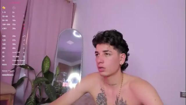 Image 3 of tinymoon_ Stream on Chaturbate on 3 months ago