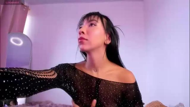 Image 3 of tinymoon_ Stream on Chaturbate on 2 months ago