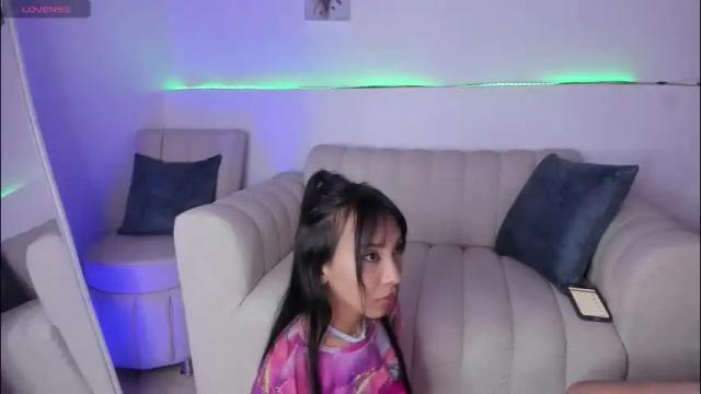 Image 2 of tinymoon_ Stream on Chaturbate on 10 days ago