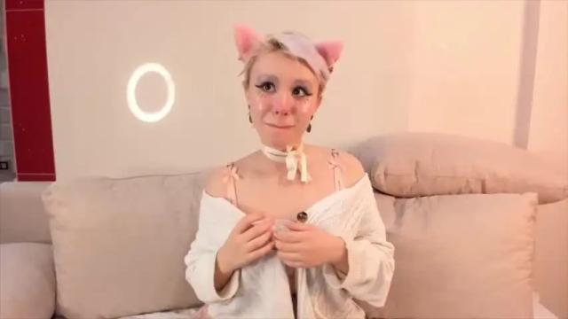 Image 10 of tinypoet Stream on Chaturbate on 19 months ago