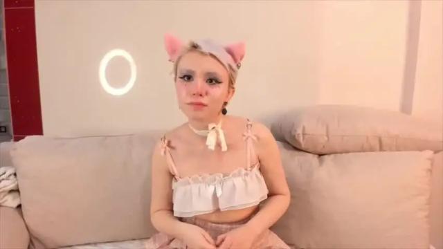 Image 12 of tinypoet Stream on Chaturbate on 19 months ago