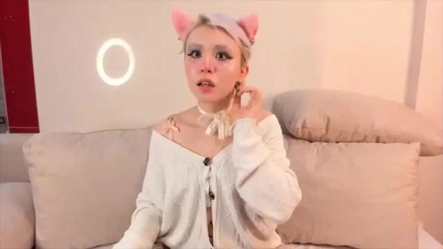 Image 4 of tinypoet Stream on Chaturbate on 19 months ago