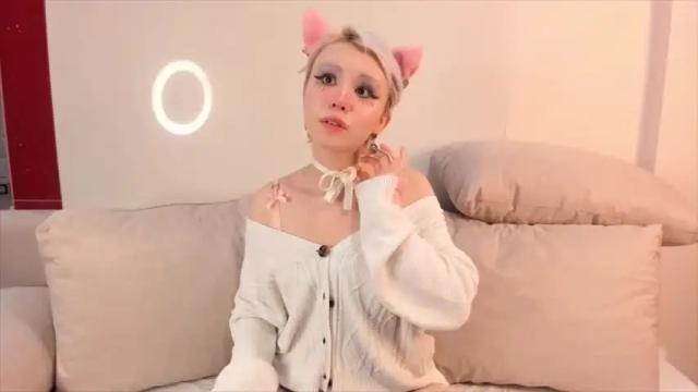 Image 7 of tinypoet Stream on Chaturbate on 19 months ago