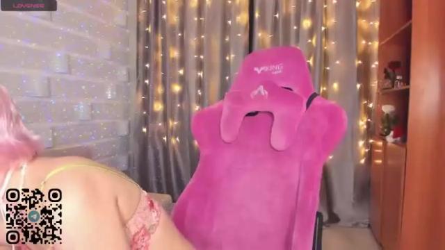 Image 7 of tinypoet Stream on Chaturbate on 18 months ago