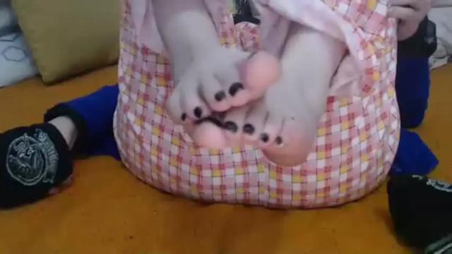 Image 3 of tinyslut66 Stream on Chaturbate on 1 month ago