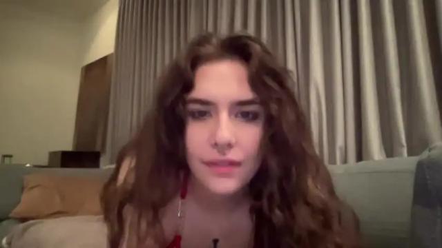 Image 6 of tinytahlia Stream on Chaturbate on 14 months ago