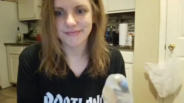 Image 2 of tinywithtiddies Stream on Chaturbate on 1 month ago