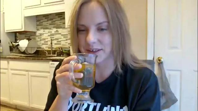 Image 4 of tinywithtiddies Stream on Chaturbate on 14 days ago