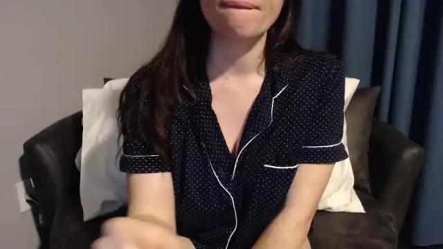 Image 2 of tinyytina Stream on Chaturbate on 14 months ago