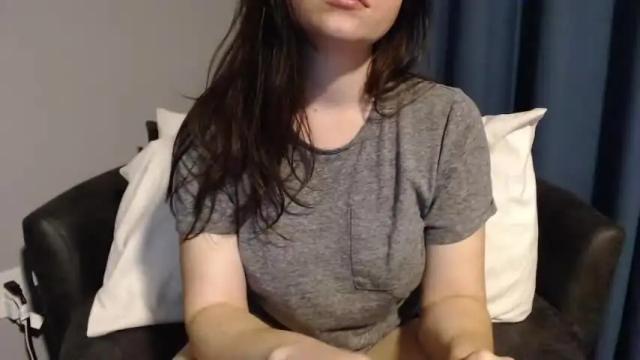 Image 4 of tinyytina Stream on Chaturbate on 14 months ago