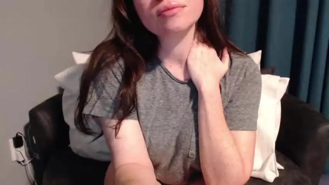 Image 2 of tinyytina Stream on Chaturbate on 13 months ago