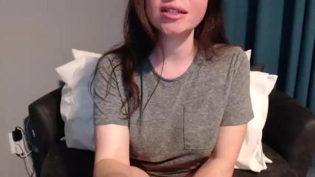 Image 8 of tinyytina Stream on Chaturbate on 13 months ago
