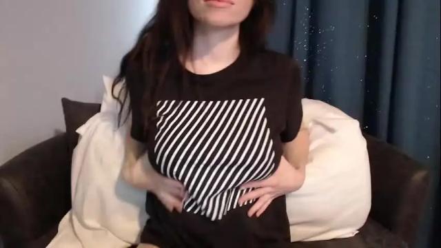 Image 4 of tinyytina Stream on Chaturbate on 2 months ago