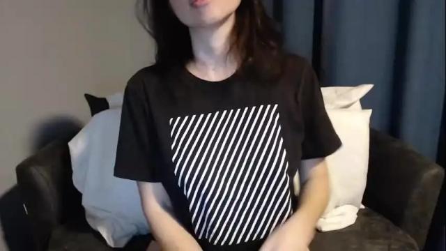 Image 4 of tinyytina Stream on Chaturbate on 27 days ago