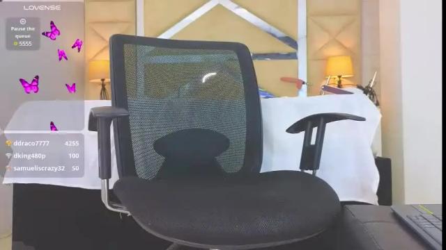 Image 3 of tiphani_walker_ Stream on Chaturbate on 1 month ago