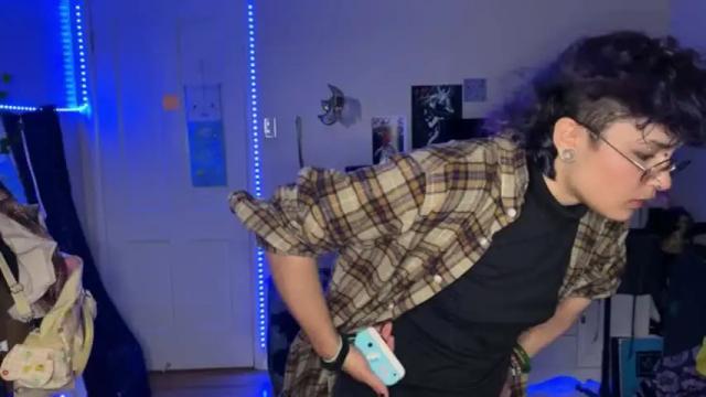 Image 12 of toastedsharks Stream on Chaturbate on 18 months ago