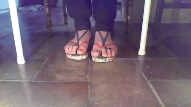 Image 4 of toespreaded Stream on Chaturbate on 27 months ago