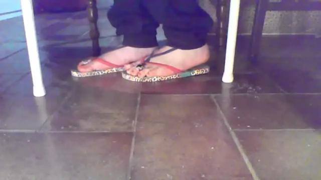 Image 2 of toespreaded Stream on Chaturbate on 27 months ago