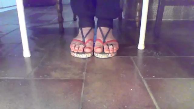 Image 8 of toespreaded Stream on Chaturbate on 27 months ago