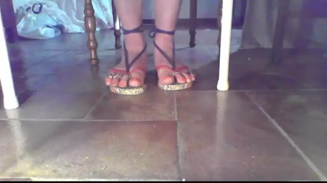 Image 3 of toespreaded Stream on Chaturbate on 26 months ago