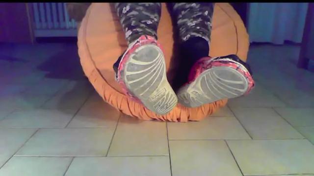 Image 4 of toespreaded Stream on Chaturbate on 22 months ago