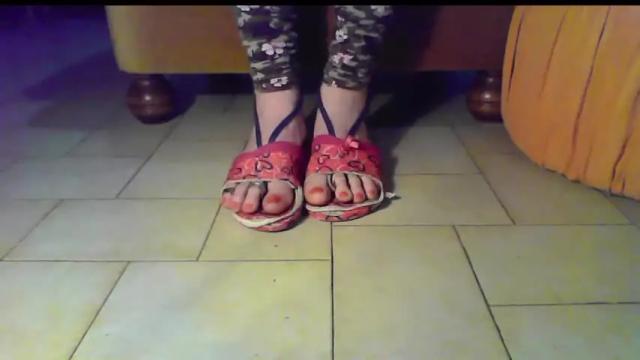 Image 4 of toespreaded Stream on Chaturbate on 21 months ago