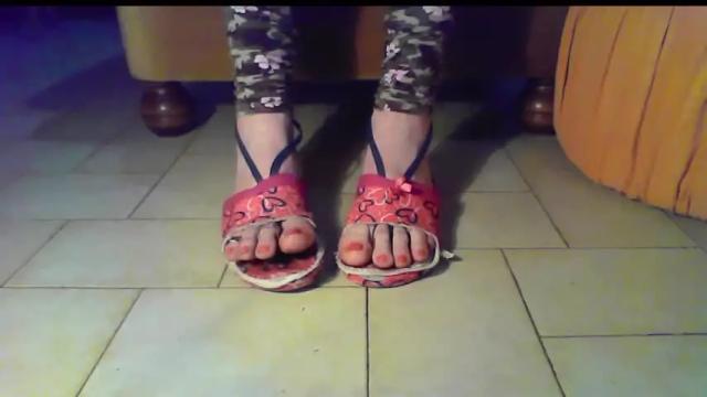 Image 6 of toespreaded Stream on Chaturbate on 21 months ago