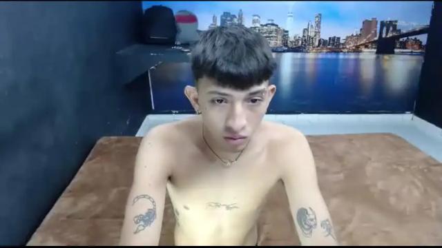 Image 4 of tokioandlevi Stream on Chaturbate on 14 months ago