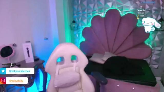 Image 8 of toky_doll Stream on Chaturbate on 26 days ago