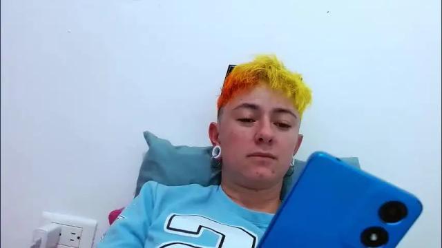 Image 4 of tomboyblue Stream on Chaturbate on 29 days ago