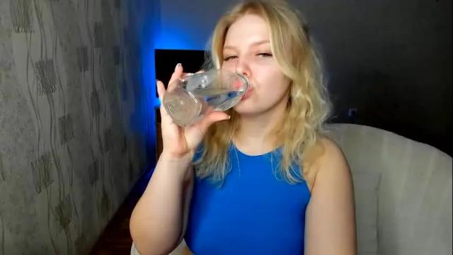 Image 8 of tomi_jess Stream on Chaturbate on 1 month ago