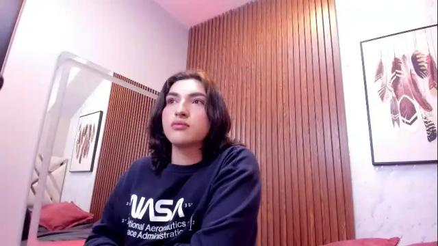 Image 7 of tomlondon_ Stream on Chaturbate on 6 days ago