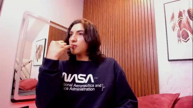 Image 8 of tomlondon_ Stream on Chaturbate on 6 days ago