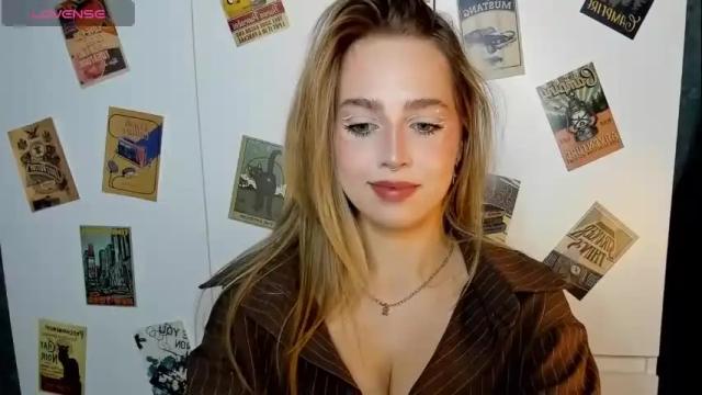 Image 10 of top_twins Stream on Chaturbate on 8 months ago