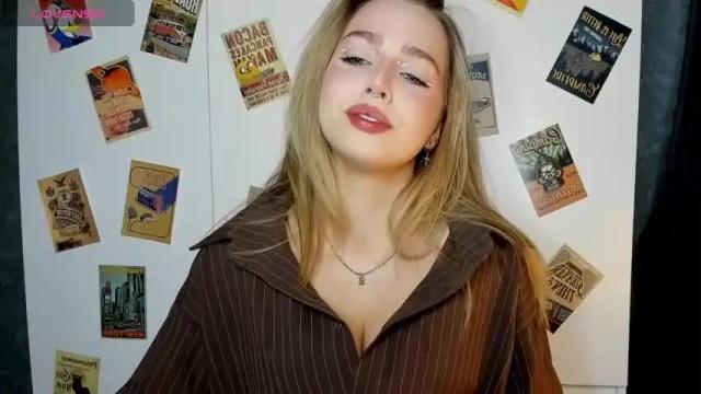 Image 3 of top_twins Stream on Chaturbate on 8 months ago