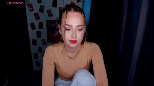 Image 3 of top_twins Stream on Chaturbate on 8 months ago