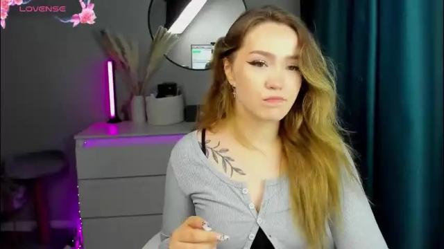 Image 4 of top_twins Stream on Chaturbate on 5 months ago