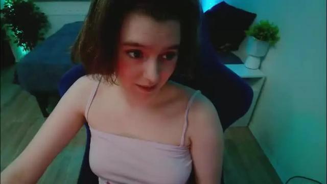 Image 6 of topcranberry Stream on Chaturbate on 23 days ago