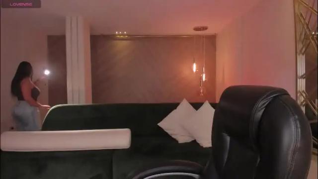 Image 2 of toricross1 Stream on Chaturbate on 3 days ago