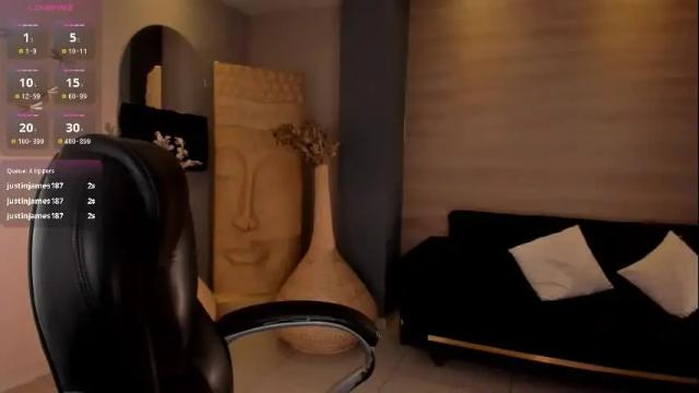 Image 2 of toricross1 Stream on Chaturbate on 1 day ago