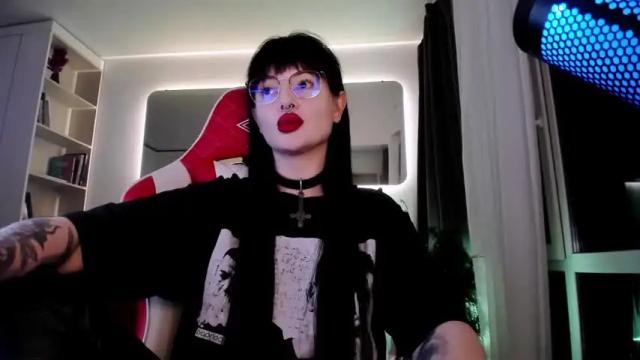 Image 12 of toriwick Stream on Chaturbate on 16 months ago