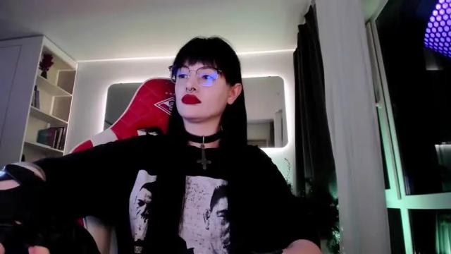 Image 4 of toriwick Stream on Chaturbate on 16 months ago