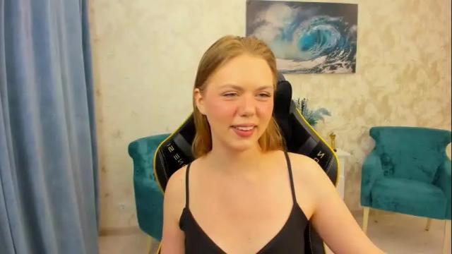 Image 2 of touch_the_heart Stream on Chaturbate on 16 days ago