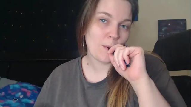 Image 4 of toxiclilly Stream on Chaturbate on 29 days ago