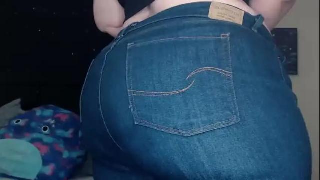 Image 3 of toxiclilly Stream on Chaturbate on 1 month ago